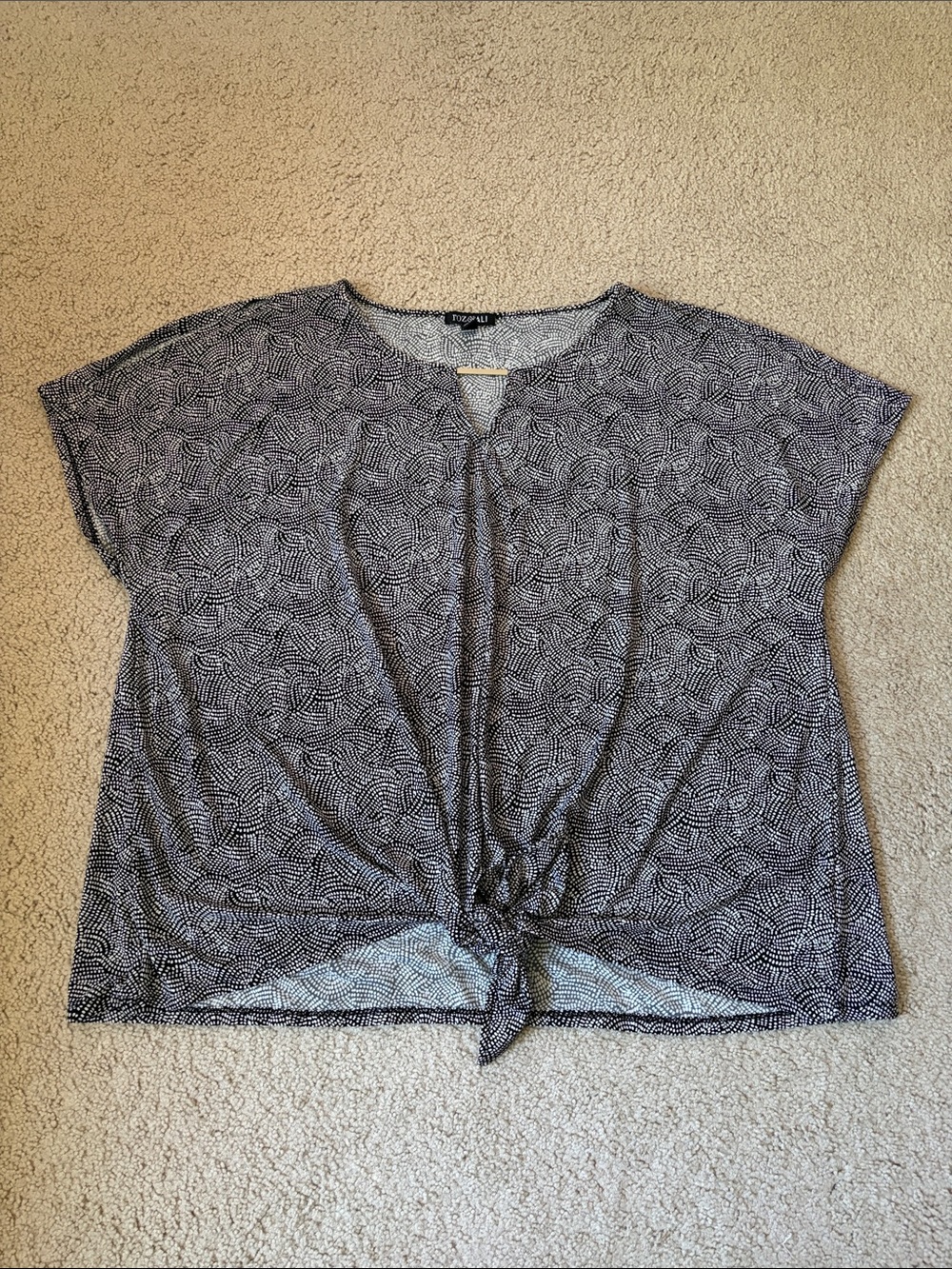 Apt. 9 Black & White Knot-Front Short Sleeve Top